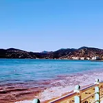 Sea View - Beachfront Living In Cannes, Boulevard Du Midi - Nouveau! Vue Mer, Face A La Plage, Les Pieds Dans L'eau Apartment Cannes