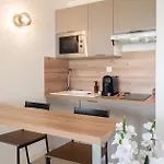New! Sea View - Beachfront Living In Cannes, Boulevard Du Midi - Nouveau! Vue Mer, Face à La Plage, Les Pieds Dans L'eau * Cannes