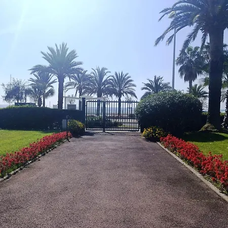 아파트 Sea View - Beachfront Living In Cannes, Boulevard Du Midi - Vue Mer, Face A La Plage, Les Pieds Dans L'eau, Parking