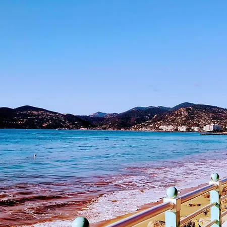 New! Sea View - Beachfront Living In Cannes, Boulevard Du Midi - Nouveau! Vue Mer, Face A La Plage, Les Pieds Dans L'eau Lägenhet Cannes