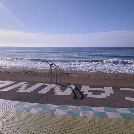 New! Sea View - Beachfront Living In Cannes, Boulevard Du Midi - Nouveau! Vue Mer, Face A La Plage, Les Pieds Dans L'eau