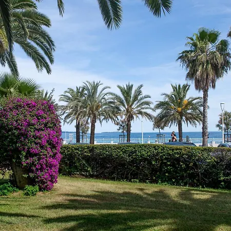 Appartement New! Sea View - Beachfront Living In Cannes, Boulevard Du Midi - Nouveau! Vue Mer, Face à La Plage, Les Pieds Dans L'eau *