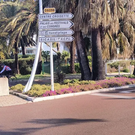 아파트 Sea View - Beachfront Living In Cannes, Boulevard Du Midi - Vue Mer, Face A La Plage, Les Pieds Dans L'eau, Parking